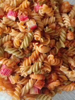 Una foto de Ensalada de espirales de pasta