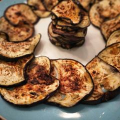 Aubergine chips / baingan bhaja / Pan Chips A picture of Aubergine chips / baingan bhaja / Pan Chips.