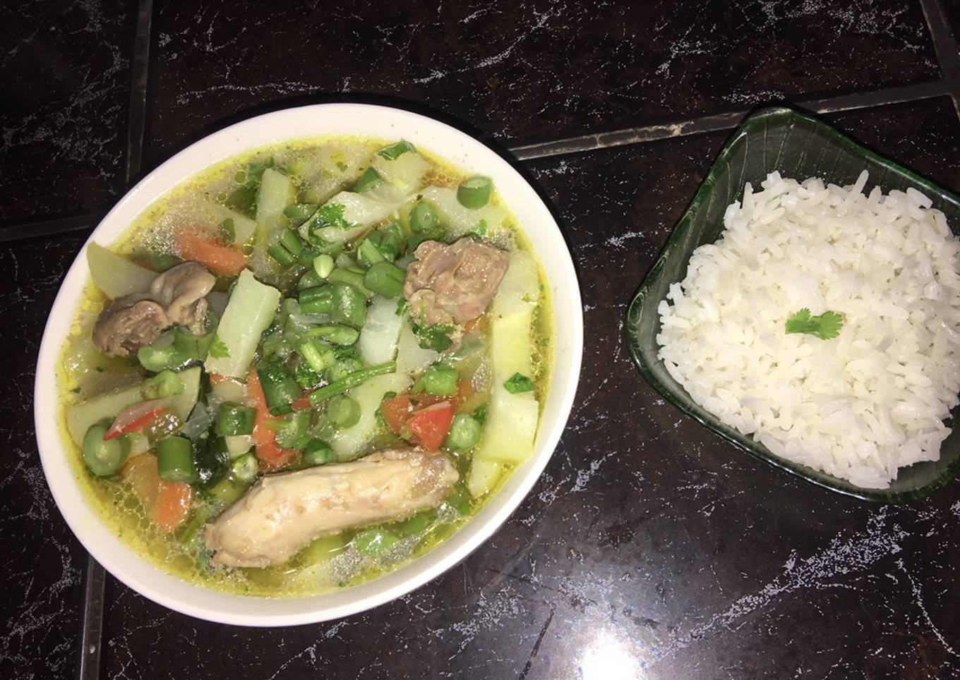 Sopa de menudos de pollo