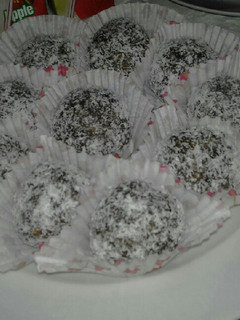 صورة لوصفة Large cake balls طابات الكيك /كيك بوبس