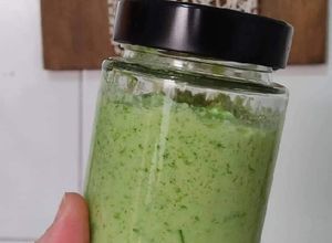 Foto de Tempero caseiro com talos de salsa