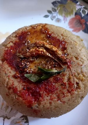 જુવાર ને બાજરા નું ખીચુ (Jowar Bajra Khichu Recipe In Gujarati) રેસીપી મુખ્ય ફોટો