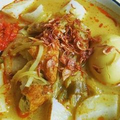 Mom's Lontong Sayur aka Padang 🍲 😍🇮🇩 A picture of Mom's Lontong Sayur aka Padang 🍲 😍🇮🇩.
