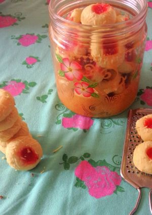 Foto resep Thumbprint strawberry jam cake