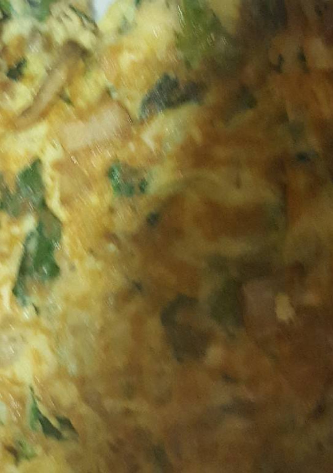 Una foto de Tortilla de champiñón con espinacas
