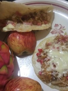 ફ્રૂટ ઉત્તપમ(Fruit uttpam Recipe in Gujarati) રેસીપી મુખ્ય ફોટો