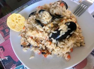 Una foto de Arroz con choritos