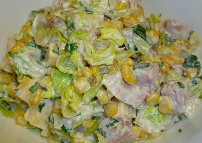 15 салатов с копчёной курицей, которые точно понравятся