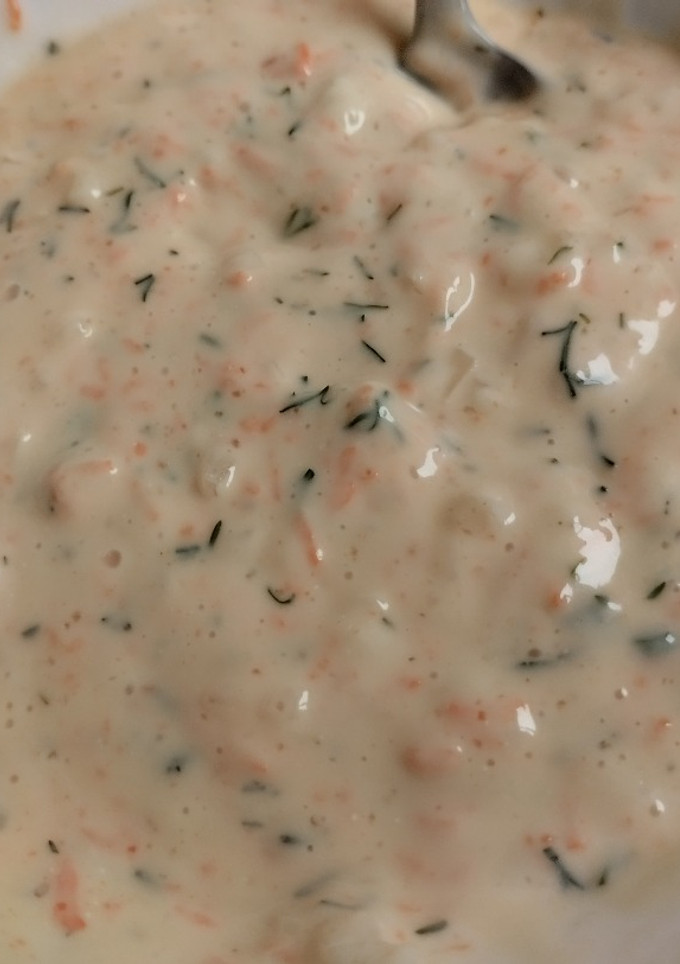 Una foto de Salsa/aderezo de yogurt griego🥙🌭🫕