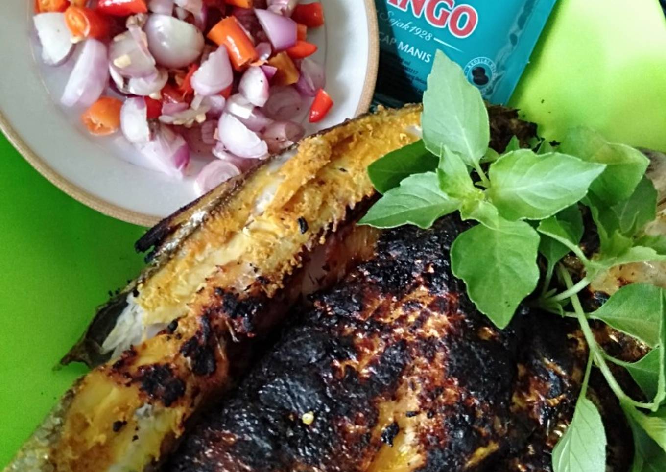 Ikan goreng saus mate