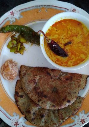 बाजरे की रोटी (Bajre ki roti recipe in Hindi) रेसिपी मुख्य फोटो