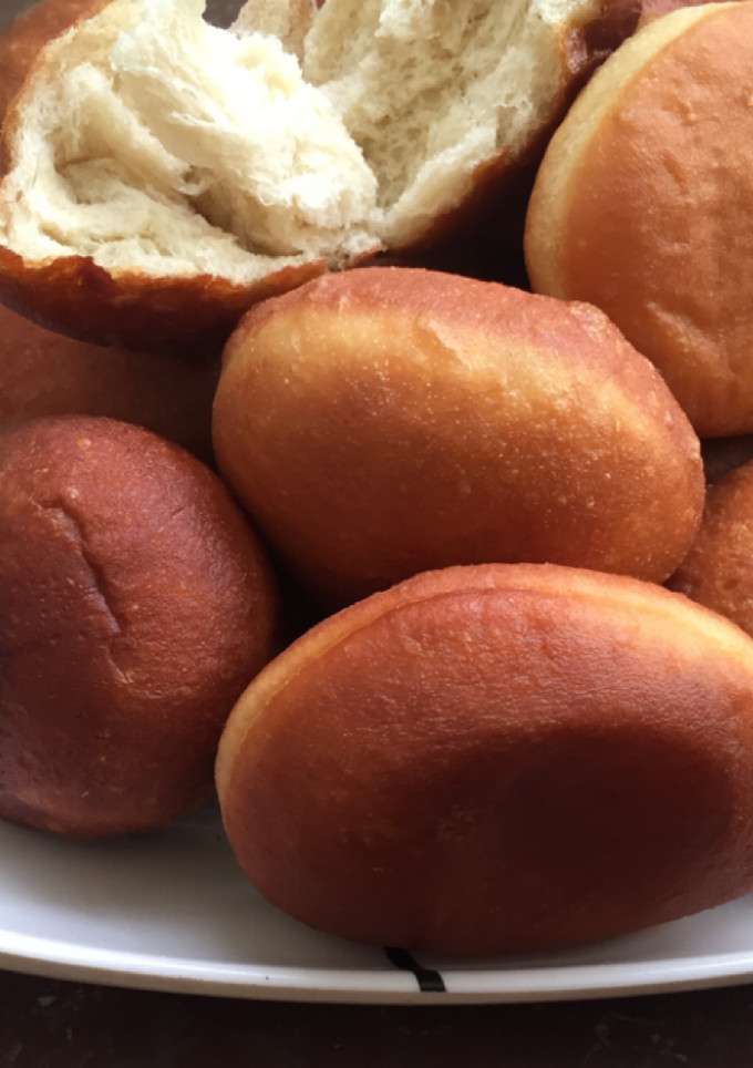A picture of Fluffy and soft doughnuts.