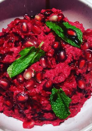 A picture of Beetroot hummus.