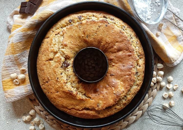 Ciambellone carote, nocciole e cioccolato fondente