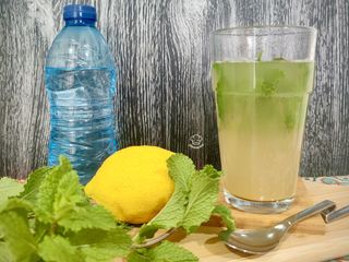 Infusión de hierbabuena con limón y jengibre