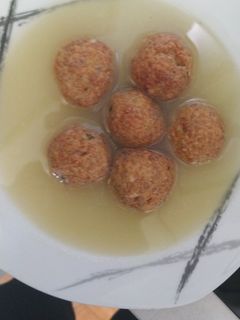 Una foto de Albóndigas en caldo 🥄