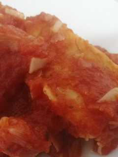 Una foto de Merluza en salsa de tomate con mambo