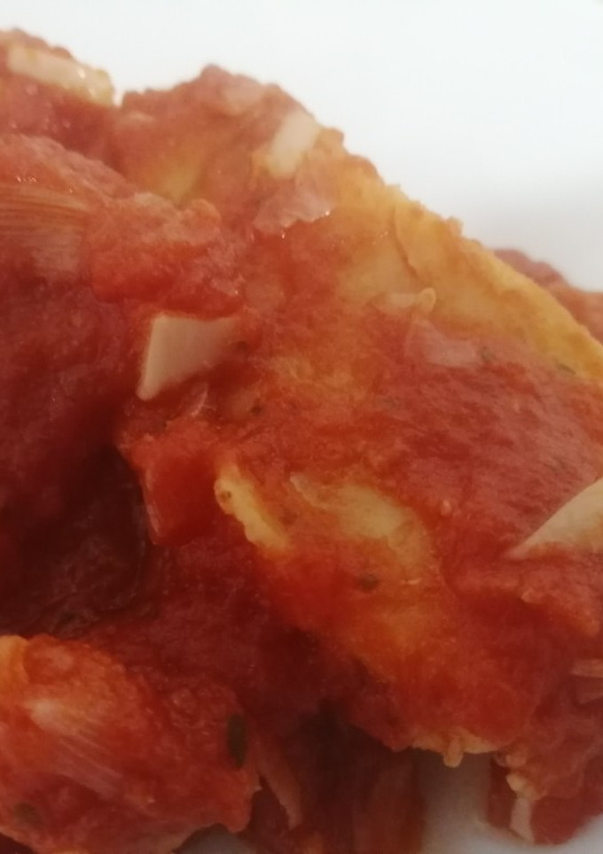 Una foto de Merluza en salsa de tomate con mambo