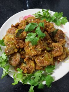 કાચા કેળા ની ફરાળી ખીચડી (Raw Banana Farali Khichdi Recipe In Gujarati) રેસીપી મુખ્ય ફોટો
