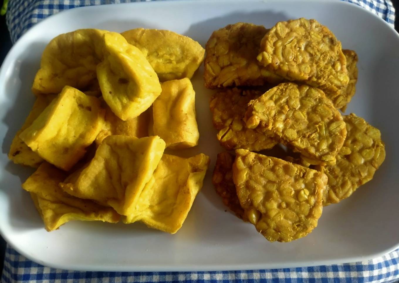 Tempe tahu goreng (bumbu ungkep kuning)