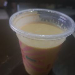 Banana peanut butter smoothie A picture of Banana peanut butter smoothie.