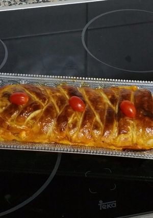 Foto principal de Trenza de hojaldre rellena de gambas y salmón
