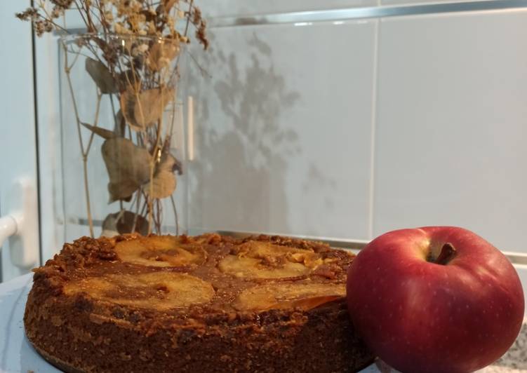 Bizcocho húmedo con confitura de nísperos y manzana 🍎