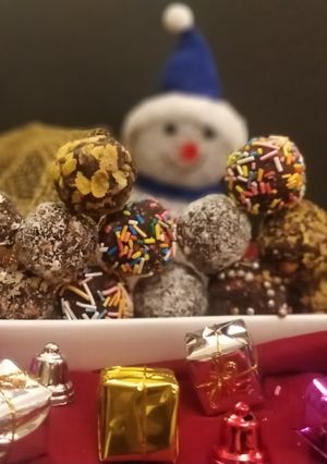 A picture of Christmas Chocolate Truffles.
