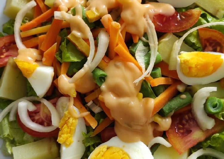 Bagaimana Membuat Salad sayur Enak Banget