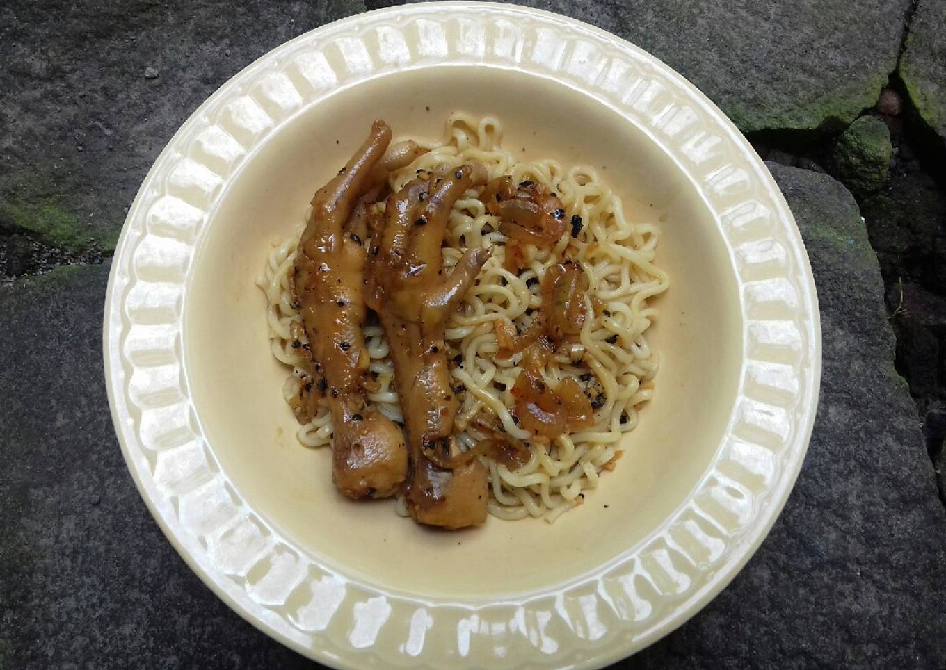 Mie Ceker Lada Hitam