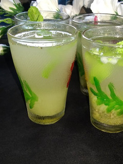 आम पन्ना (aam panna recipe in Hindi) रेसिपी मुख्य फोटो