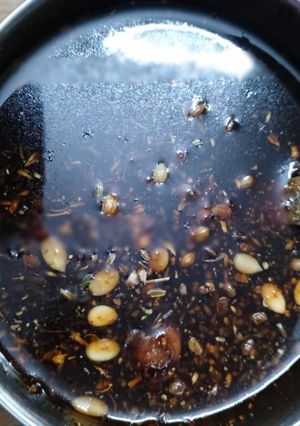 A picture of Meethi chutney.
