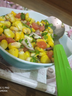 स्वीट कॉर्न मसाला चाट(sweet corn masala chaat masala recipe in hindi) रेसिपी मुख्य फोटो