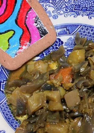 Una foto de Lombarda con patatas, zanahoria y atún
