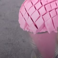 A picture of Strawberry icecream.