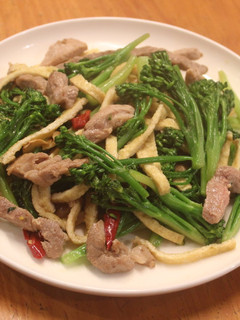青花筍炒肉絲 的食譜成品照片