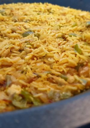 Foto principal de Arroz con curry, pollo y pimientos