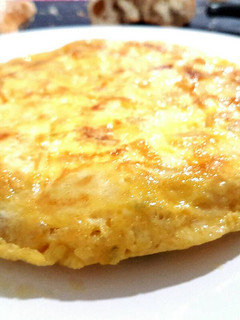 Una foto de Tortilla de patatas y calabacín