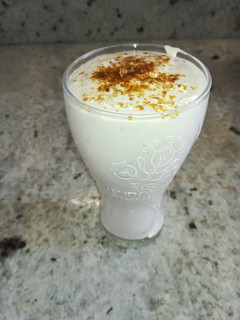 Una foto de Falso yogurt Griego /crema fría de plátano 🍌