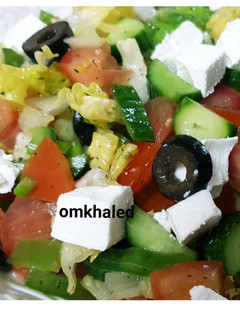 صورة لوصفة سلطه يونانيه بسيطه 🥗