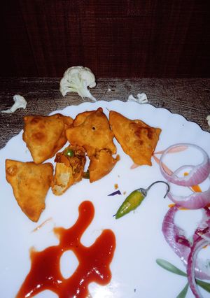 ফুলকপির সিঙ্গাড়া (fulkopir singara recipe in bengali) রেসিপির প্রধান ছবি
