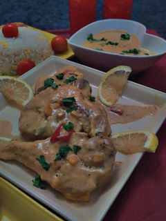 صورة لوصفة دجاج بالمشروم والكريمة 🍲