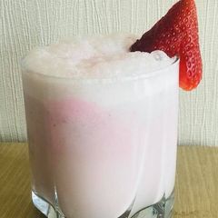 A picture of Strawberries Shake.