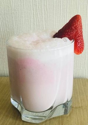 A picture of Strawberries Shake.