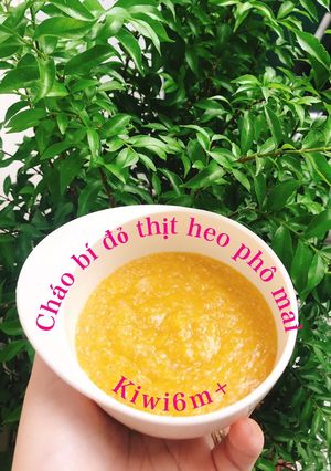 Hình của món Cháo bí đỏ thịt heo phô mai.
