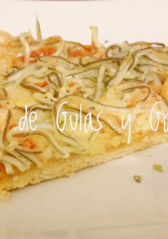 Una foto de 🍕Pizza de gulas y gambas