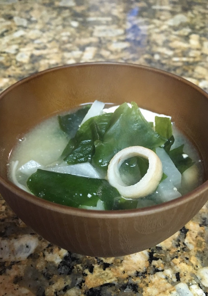 A picture of Miso soup.