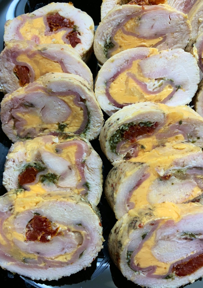 Una foto de Matambre de pollo, arrollado de pollo, suprema rellena o como más te guste!