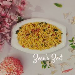 A picture of Kolhapuri Bhadang or Dry Bhel.