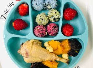 Hình của món Đùi gà hầm hạt sen kỷ tử cho bé.